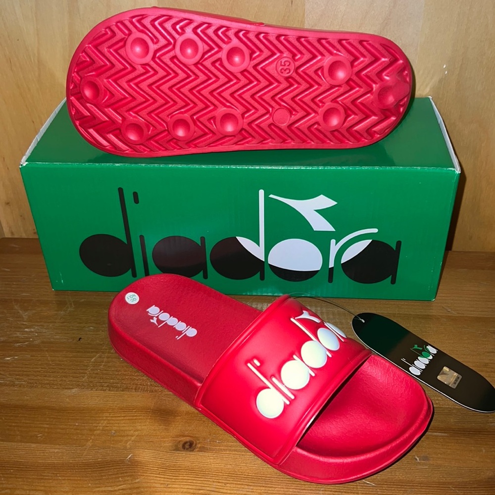 Diadora Serifos ‘90 Boy’s Slide Sandals NIB
